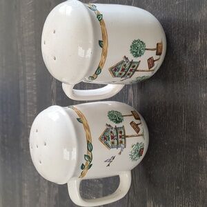 Thomson Pottery Cottagecore Birdhouse Design Salt & Pepper Shakers